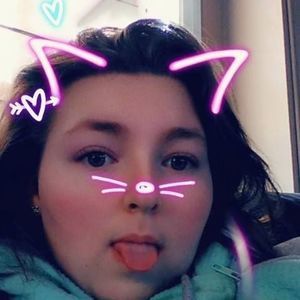 Meet your Posher, Chloe